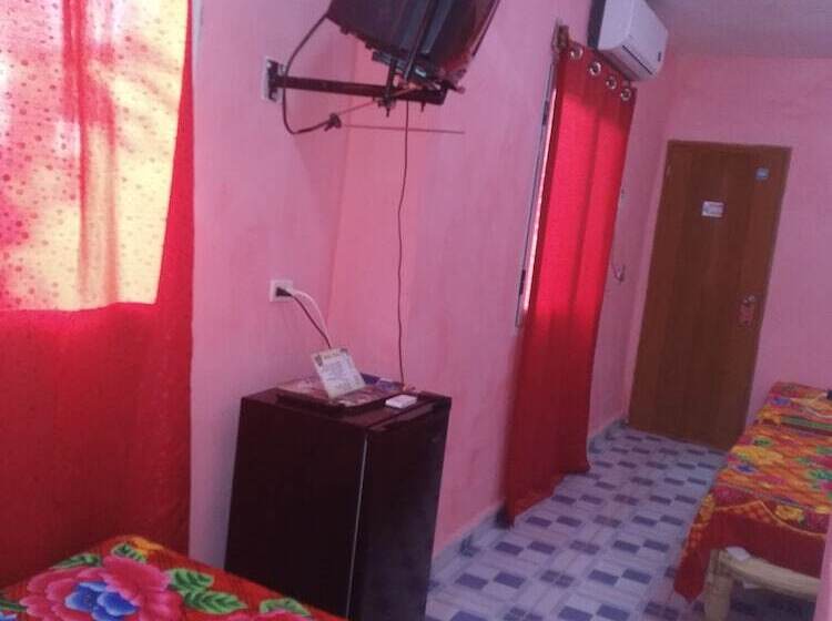 پانسیون Hostal Alcuria