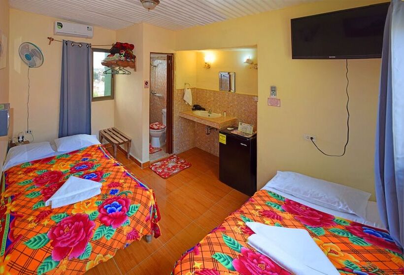 پانسیون Hostal Alcuria