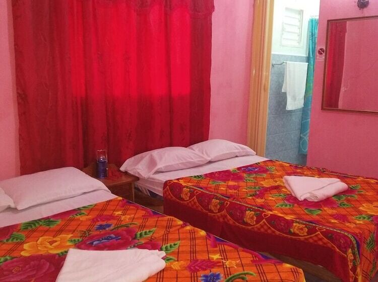 پانسیون Hostal Alcuria