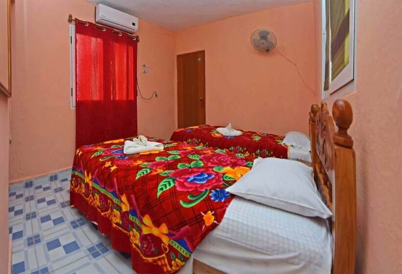 پانسیون Hostal Alcuria