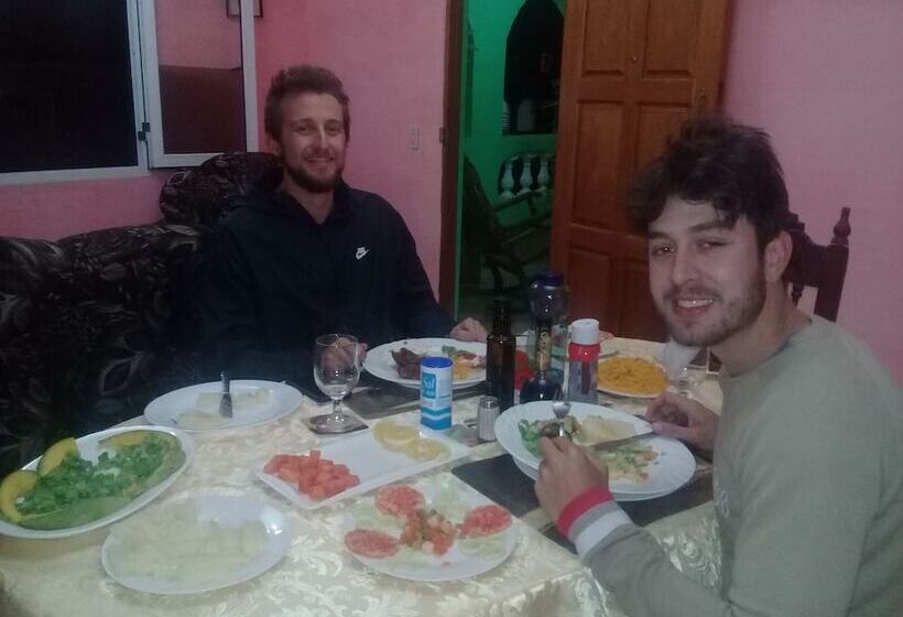 پانسیون Hostal Alcuria