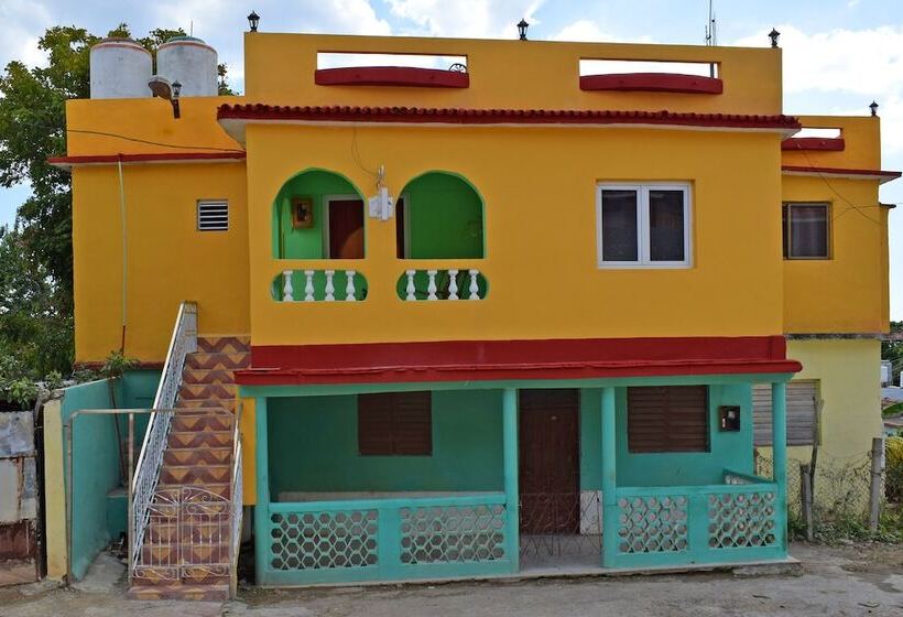 پانسیون Hostal Alcuria