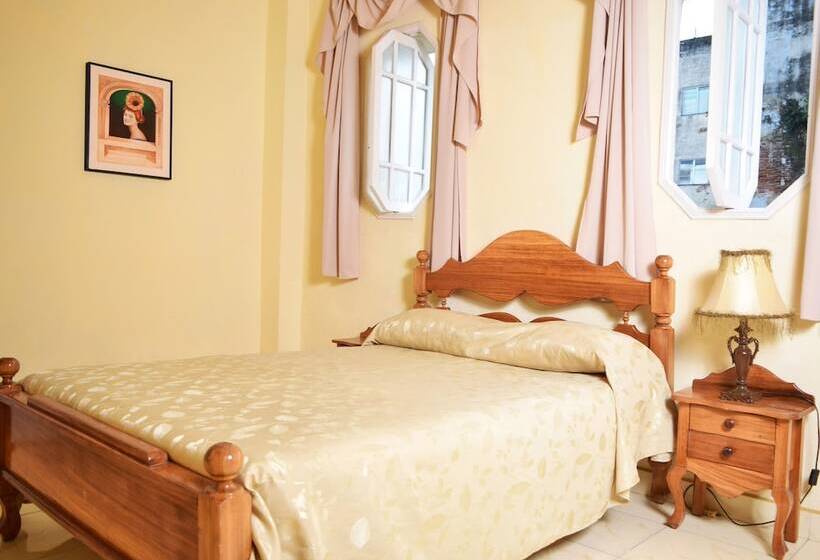 پانسیون Hostal Amalia