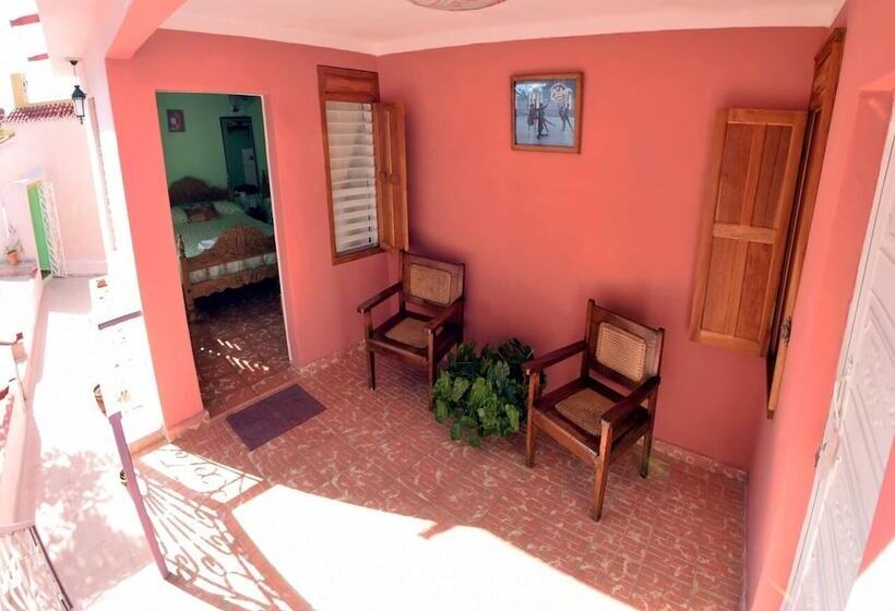 پانسیون Hostal Villa Martha