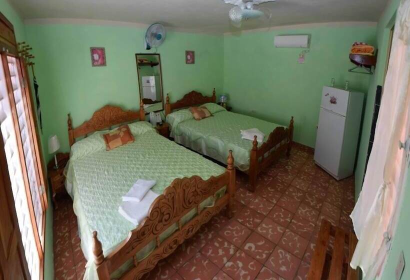 پانسیون Hostal Villa Martha