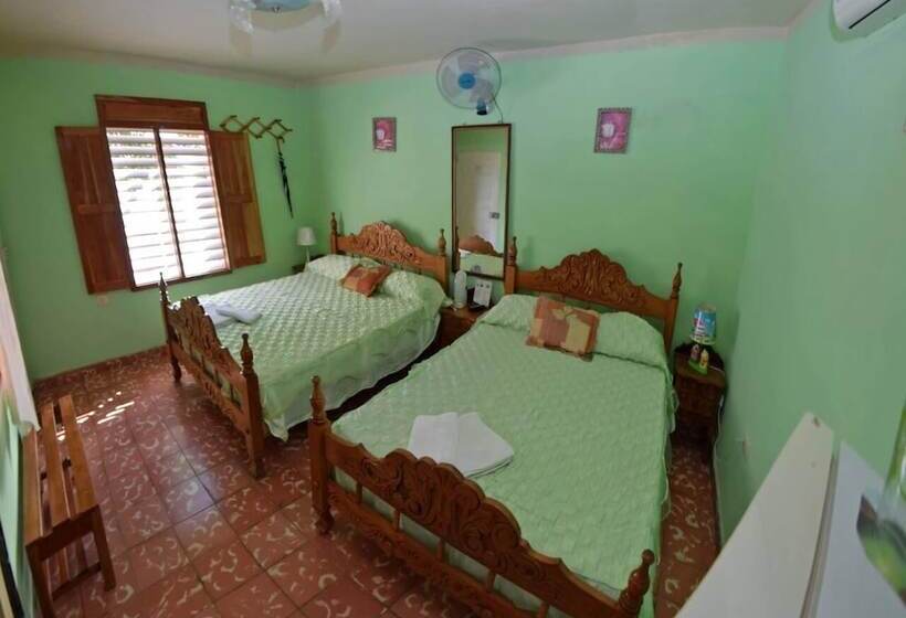 پانسیون Hostal Villa Martha