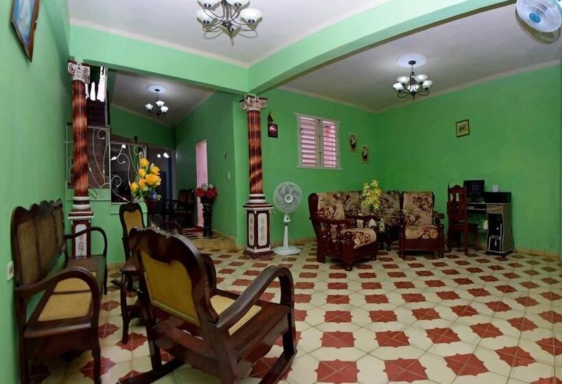 پانسیون Hostal Villa Martha