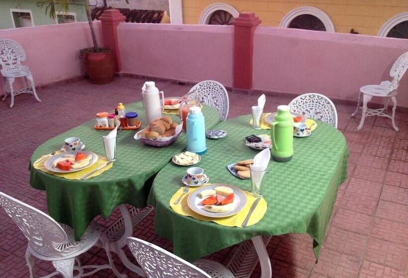 پانسیون Hostal Villa Martha