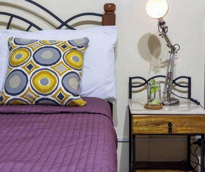 پانسیون Hostal Virtudes 216