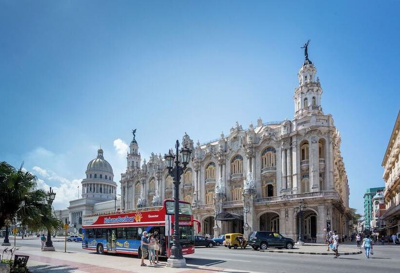 پانسیون Hostal Virtudes 216