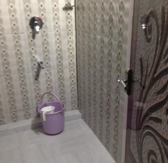 مبيت وإفطار Ambadi Villas