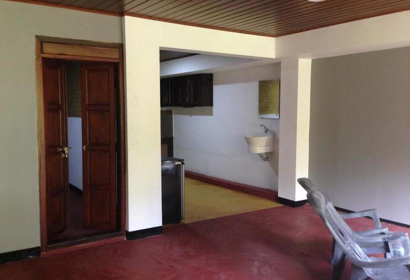 مبيت وإفطار Ambadi Villas