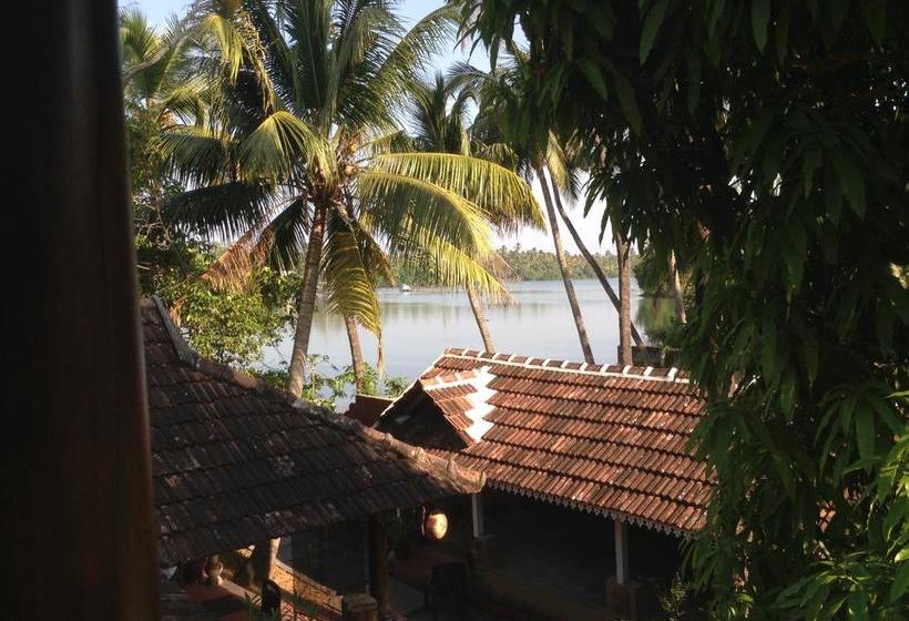 مبيت وإفطار Ambadi Villas