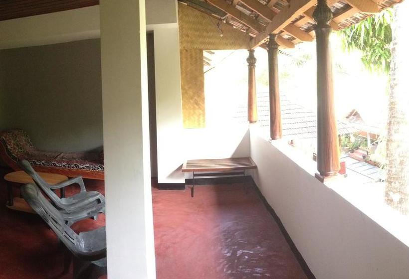 مبيت وإفطار Ambadi Villas