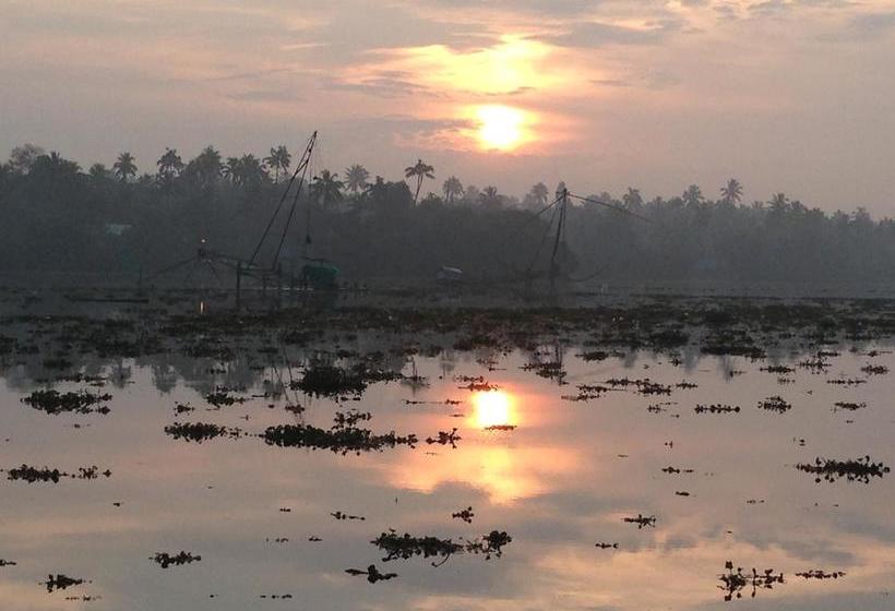 مبيت وإفطار Ambadi Villas