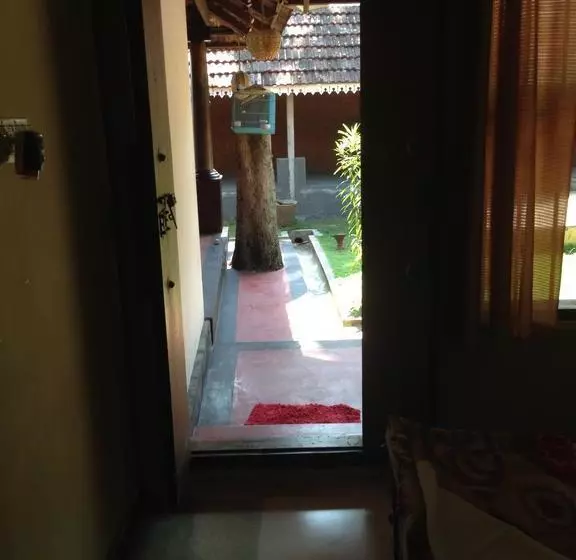 تختخواب و صبحانه Ambadi Villas