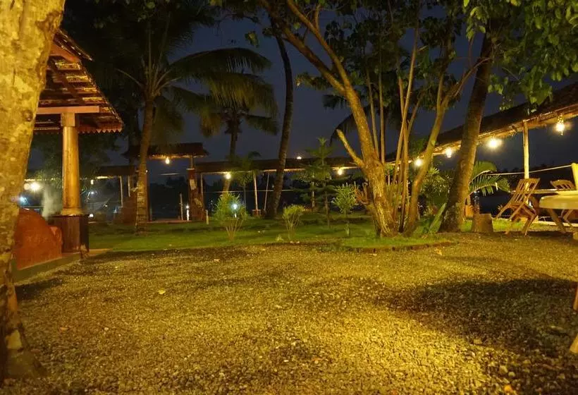 تختخواب و صبحانه Ambadi Villas