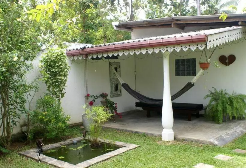 Aamiaismajoitus (B&B) Lilly House