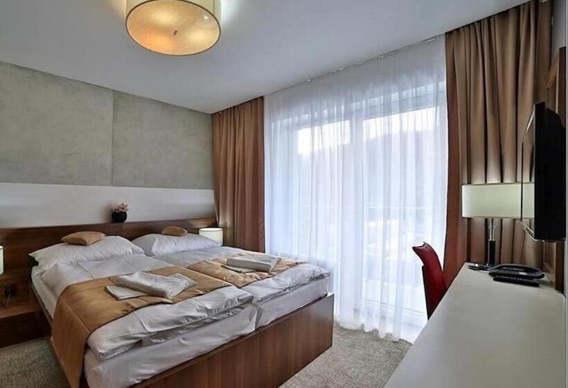 Отель Alexander