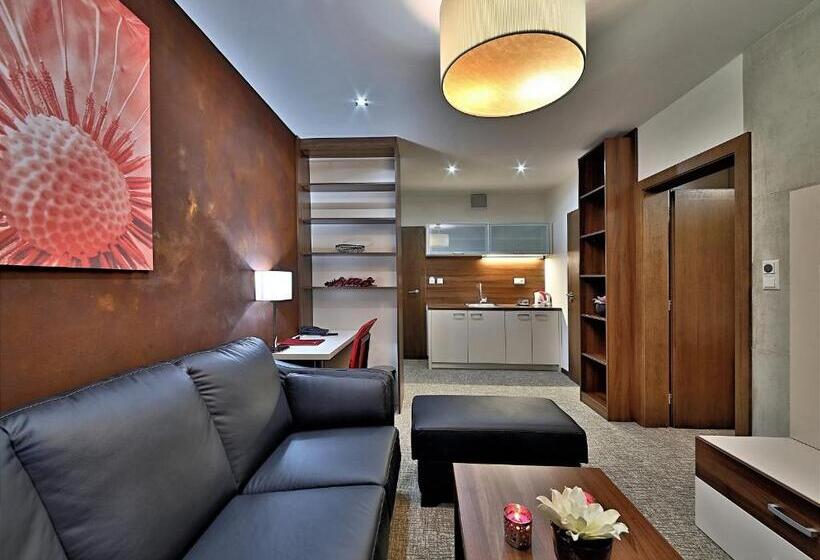 Отель Alexander