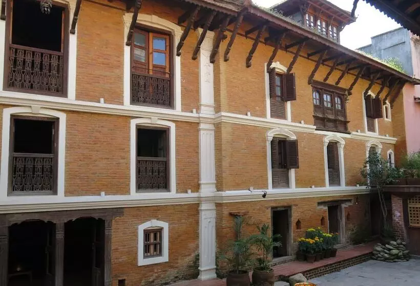 هتل The Inn Patan