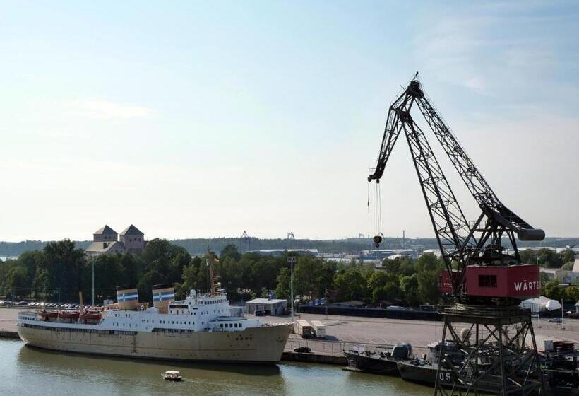 Laivahostel S/s Bore