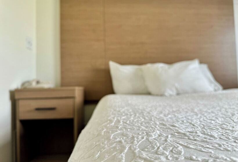 酒店 Airport Fargo