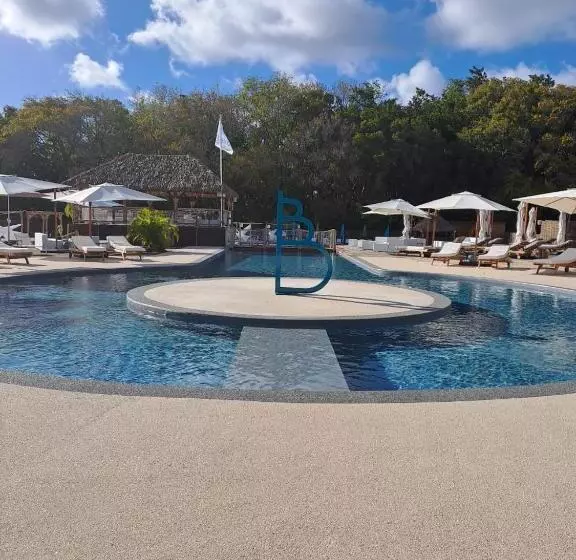 هتل Blue Dream Hamaca