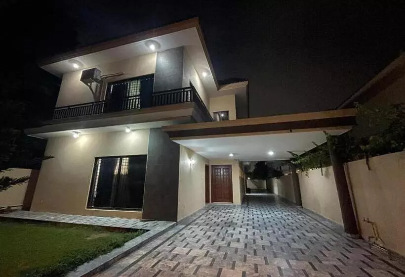 پانسیون Comfort Inn Luxury Living Guest House