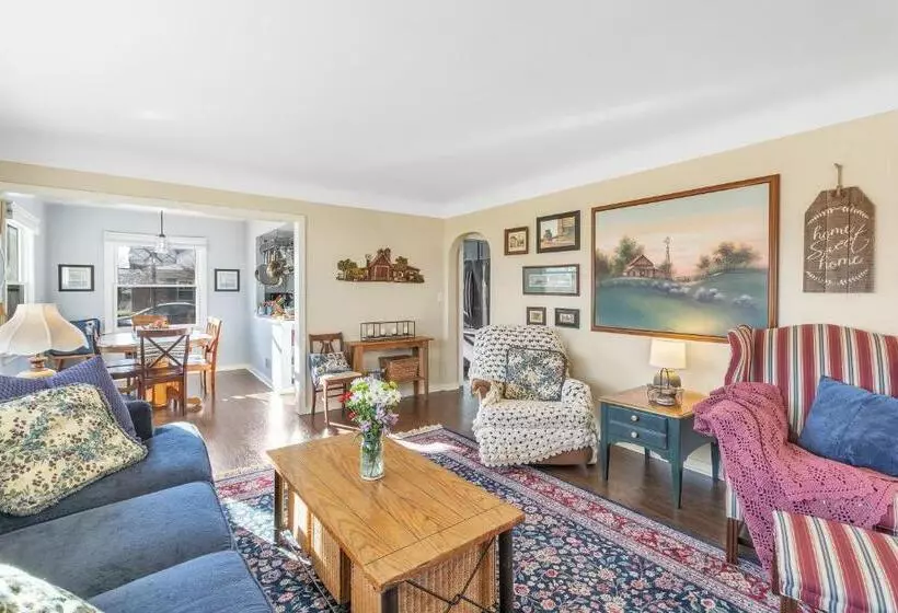 The Dawdy Haus Bed And Breakfast