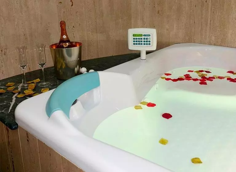 ベッドアンドブレックファースト Elimar Villa & Pool