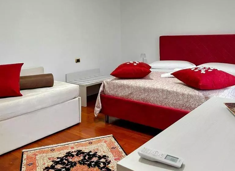 ベッドアンドブレックファースト Elimar Villa & Pool