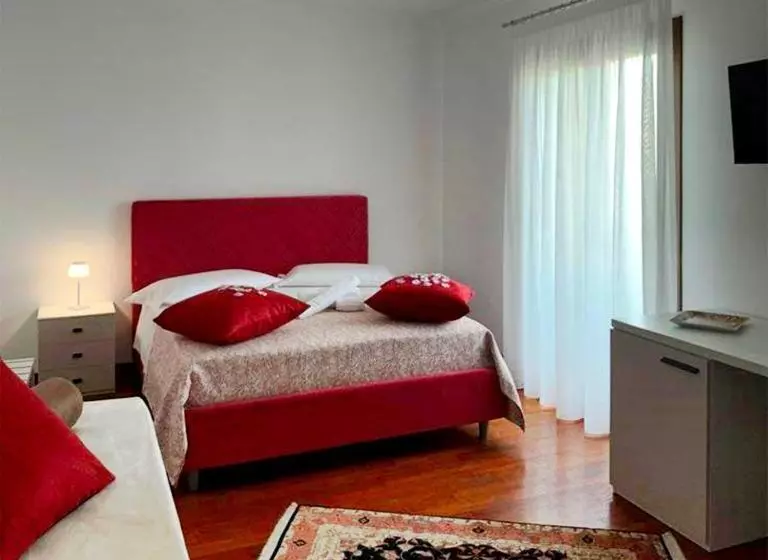 ベッドアンドブレックファースト Elimar Villa & Pool