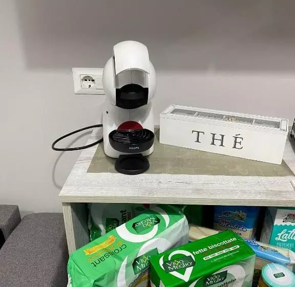 تختخواب و صبحانه Room V 1944