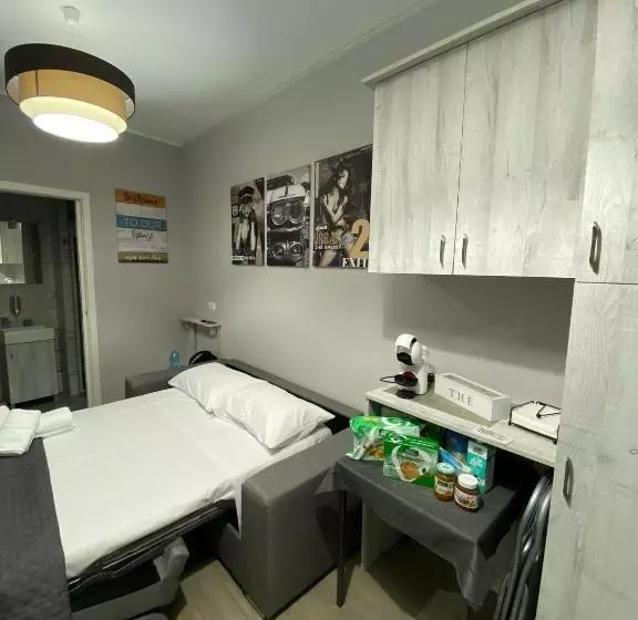 تختخواب و صبحانه Room V 1944