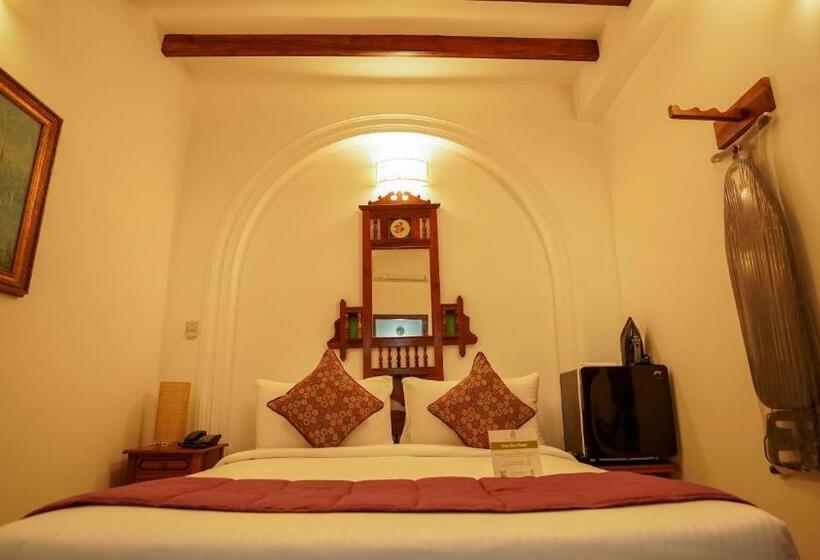 בית מלון כפרי La Plage Seaview Suites