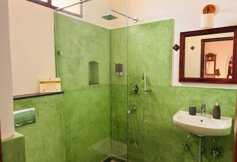 בית מלון כפרי La Plage Seaview Suites