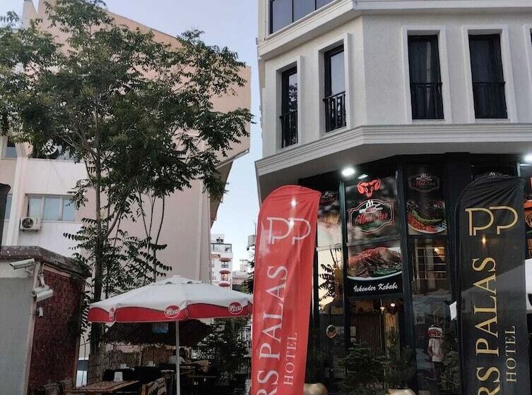 Hotel Pars Palas