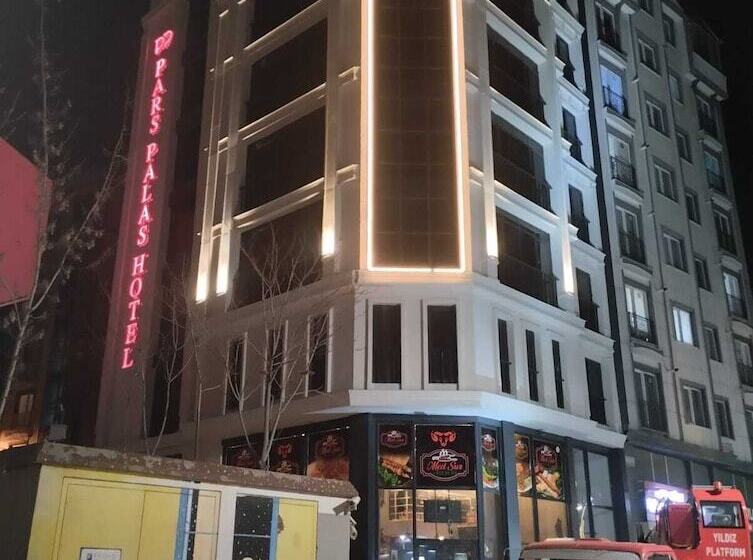Hotel Pars Palas