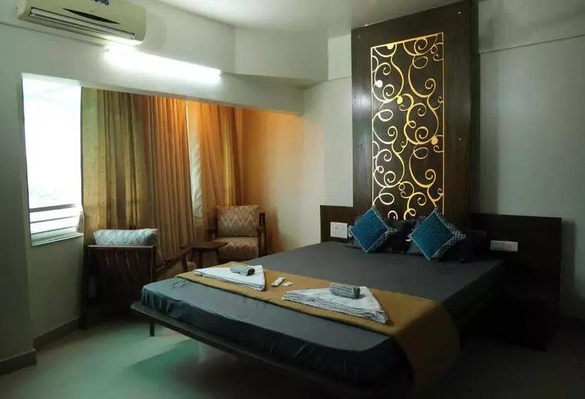 Hotelli Siddharth Lake View Penthouse