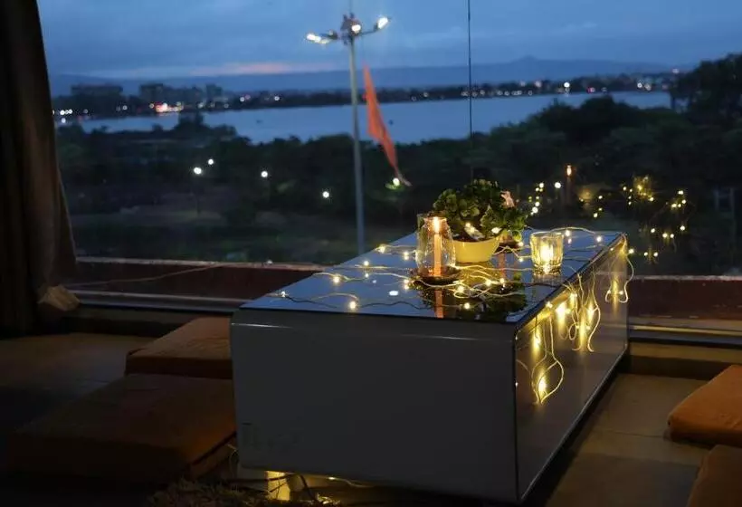 Hotelli Siddharth Lake View Penthouse