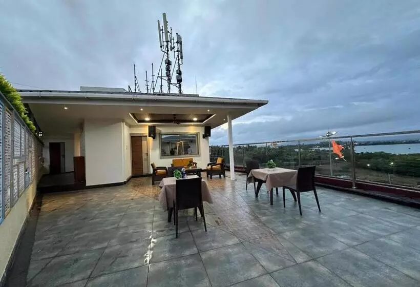 Hotelli Siddharth Lake View Penthouse