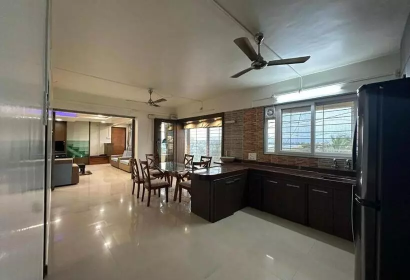 Hotelli Siddharth Lake View Penthouse