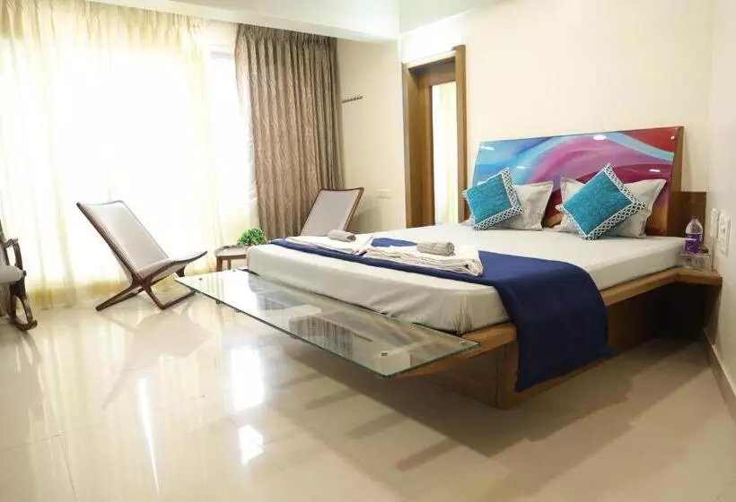 Hotelli Siddharth Lake View Penthouse