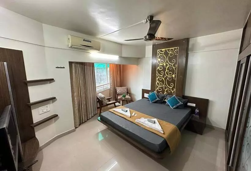 Hotelli Siddharth Lake View Penthouse