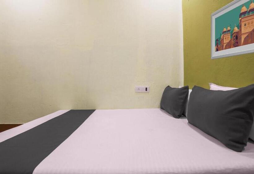 בית מלון כפרי Spot On Hyderabad Sr Continental