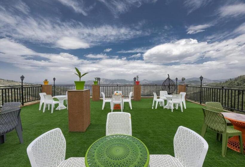 Hotel The Green Trails Kufri I Family Accomodation I Valley & Mountain View I By Exotic Stays