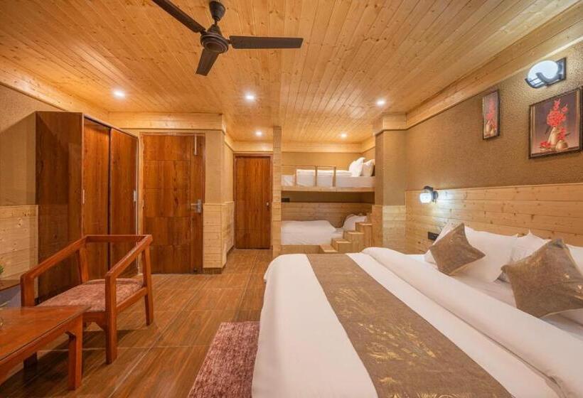 Hotel The Green Trails Kufri I Family Accomodation I Valley & Mountain View I By Exotic Stays