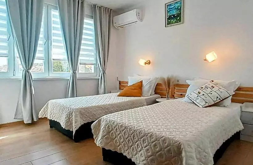 Majatalo къща за гости веселина   ивайловград