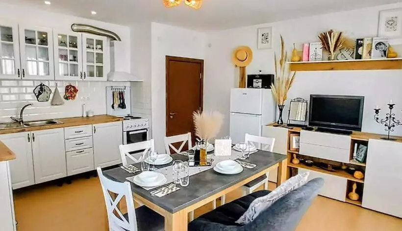 Majatalo къща за гости веселина   ивайловград